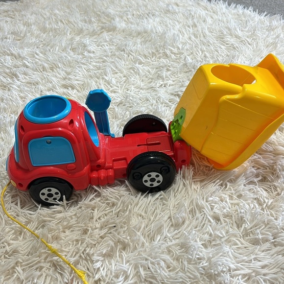 VTech Drop and Go Dump Truck- pull toy and plays songs. Cute baby/ toddler toy - Picture 6 of 7